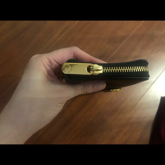 NWT Marc by Marc Jacobs New Q Zippy Zip Up Wallet Black Leather - Picture 4 of 4